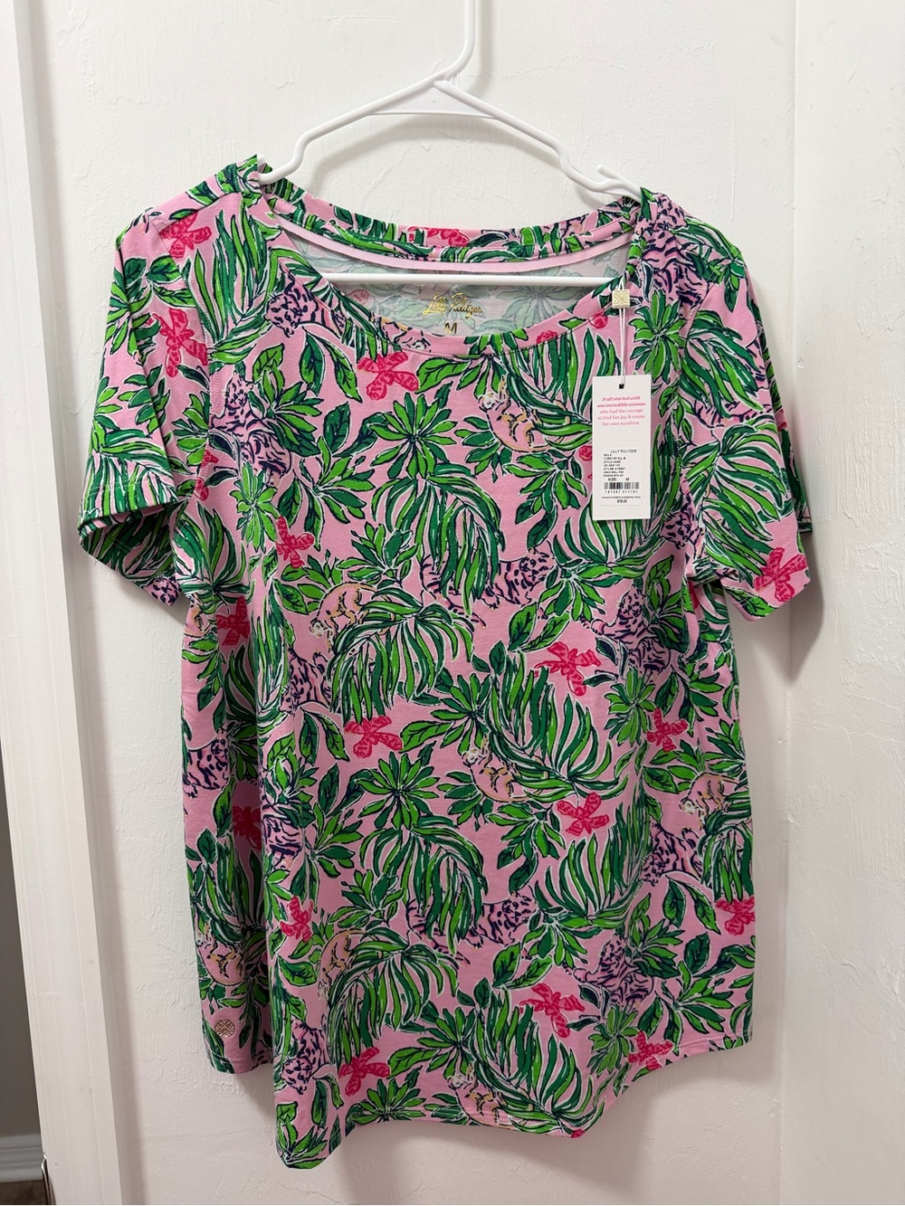 💖🌴NWT Lilly Pulitzer Pink Tropical Leaf Short Sleeve Tee💖🌴